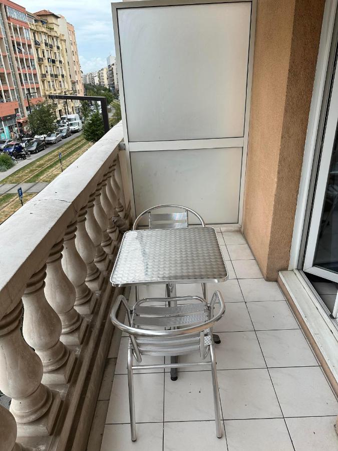 Studio Piscine 150 Metres Bord De * Nizza