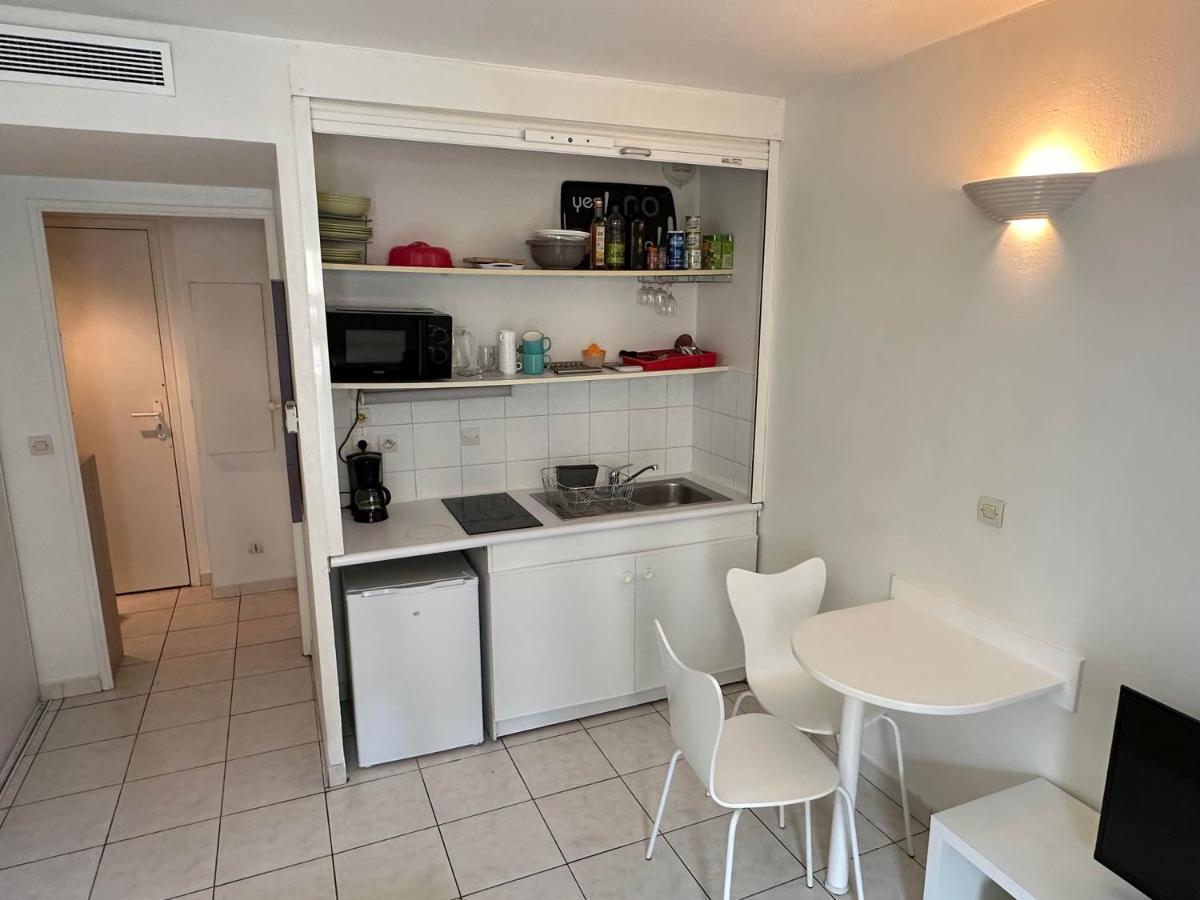 Studio Piscine 150 Metres Bord De *